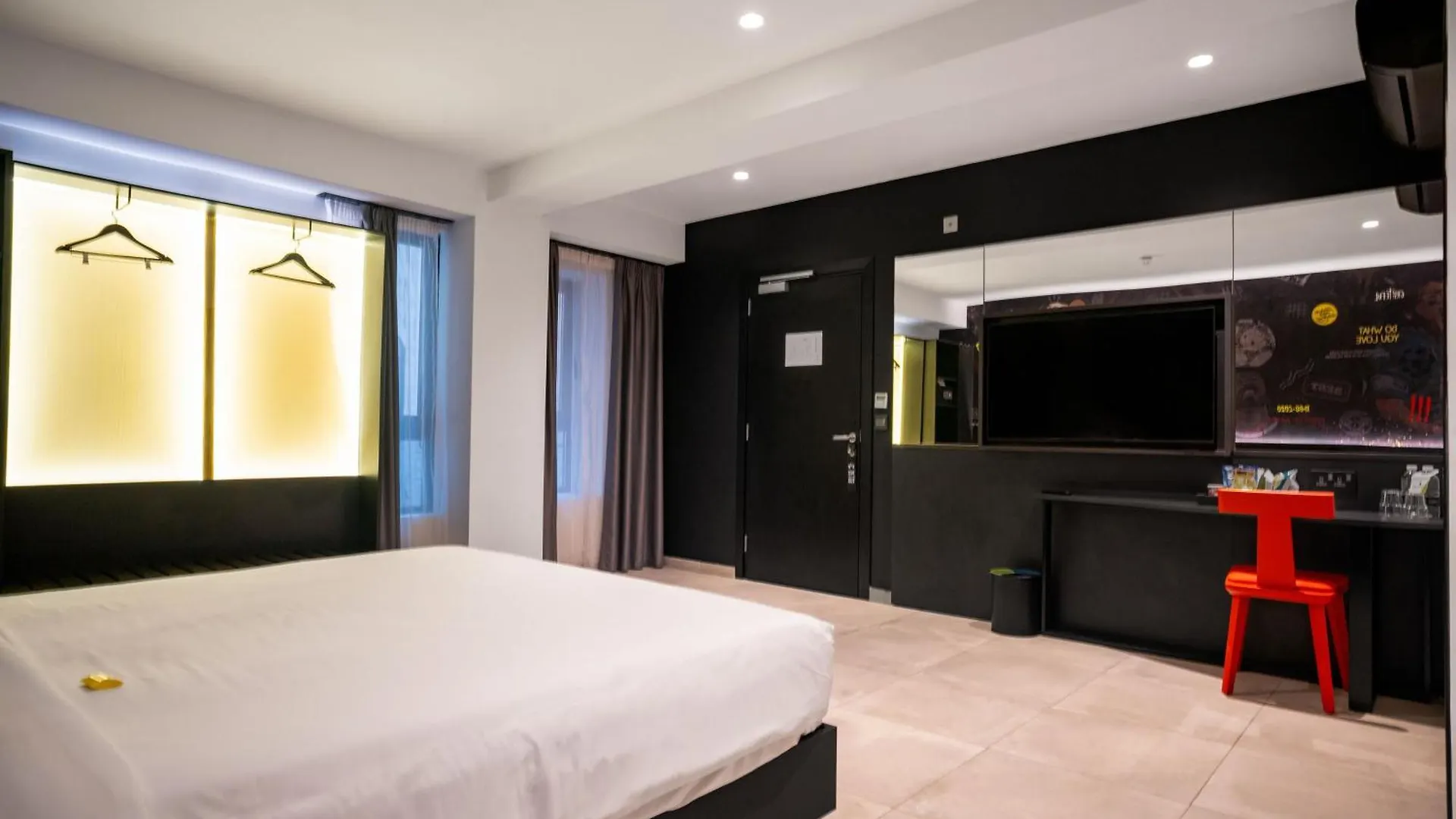So City Hotel Adults Only Saint Julian's