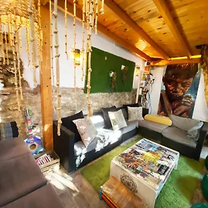 Makuto Coliving House , Granada España